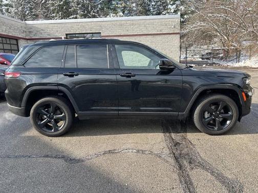 2023 Jeep Grand Cherokee Altitude