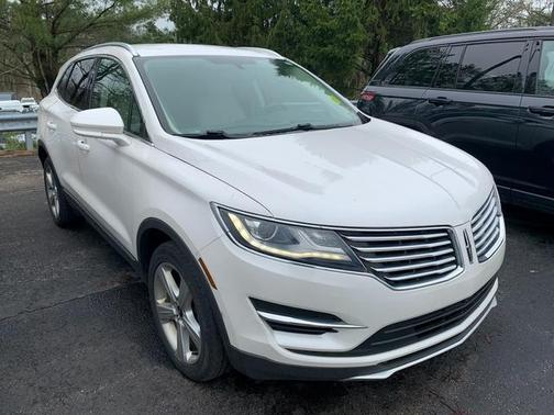 White Platinum Clearcoat Metallic 2017 Lincoln MKC Premiere