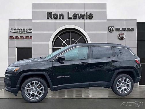 Diamond Black 2022 Jeep Compass Latitude Lux