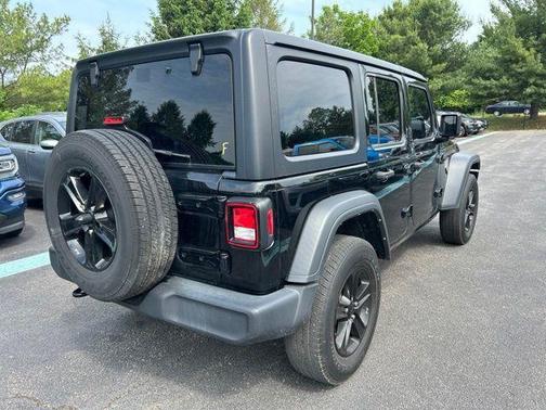 Black Clearcoat 2022 Jeep Wrangler Unlimited Sport Altitude