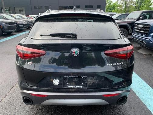 Vulcano Black Metallic 2023 Alfa Romeo Stelvio Ti
