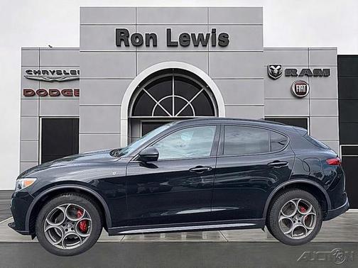 Vulcano Black Metallic 2023 Alfa Romeo Stelvio Ti