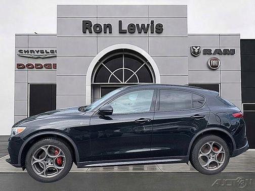 Vulcano Black Metallic 2023 Alfa Romeo Stelvio Ti