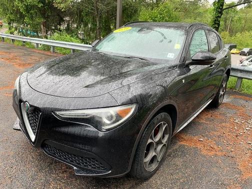 Vulcano Black Metallic 2023 Alfa Romeo Stelvio Ti