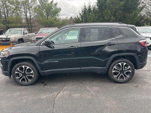 Diamond Black 2022 Jeep Compass Limited