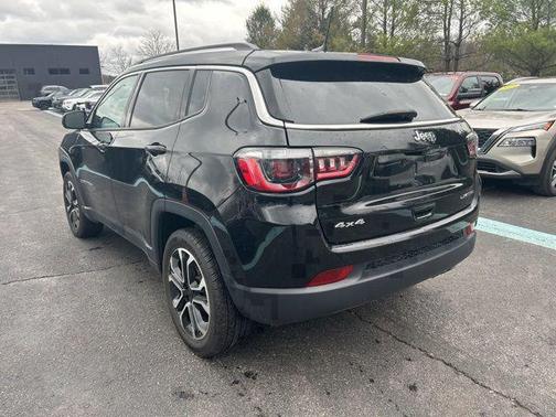 Diamond Black 2022 Jeep Compass Limited