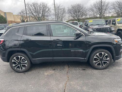 Diamond Black 2022 Jeep Compass Limited
