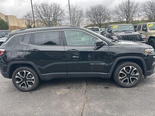 Diamond Black 2022 Jeep Compass Limited