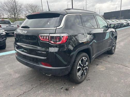 Diamond Black 2022 Jeep Compass Limited