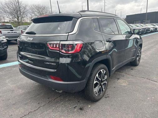 Diamond Black 2022 Jeep Compass Limited