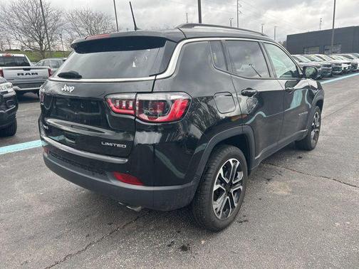 Diamond Black 2022 Jeep Compass Limited