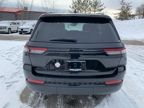 2023 Jeep Grand Cherokee Altitude