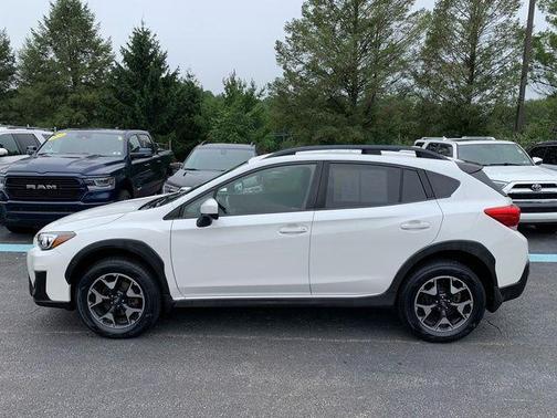 Crystal White Pearl 2019 Subaru Crosstrek 2.0i Premium