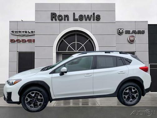 Crystal White Pearl 2019 Subaru Crosstrek 2.0i Premium