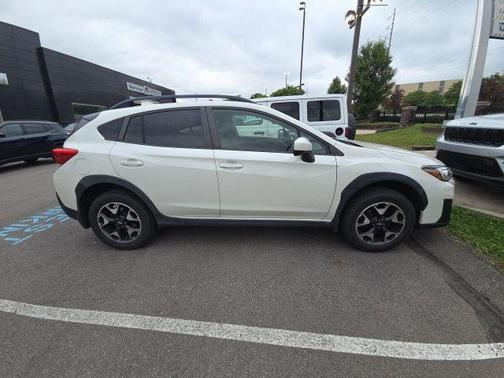 Crystal White Pearl 2019 Subaru Crosstrek 2.0i Premium