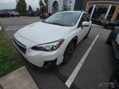 Crystal White Pearl 2019 Subaru Crosstrek 2.0i Premium