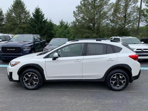Crystal White Pearl 2019 Subaru Crosstrek 2.0i Premium