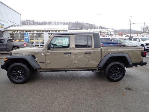 Gator Clearcoat 2020 Jeep Gladiator Sport