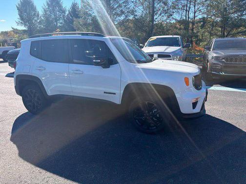 Alpine White Clearcoat 2023 Jeep Renegade Altitude
