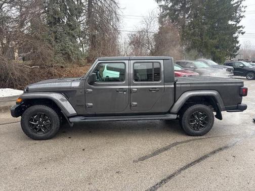 2023 Jeep Gladiator Sport
