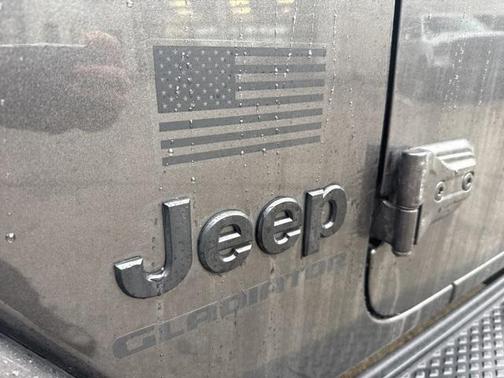 2023 Jeep Gladiator Sport