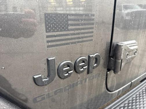 2023 Jeep Gladiator Sport