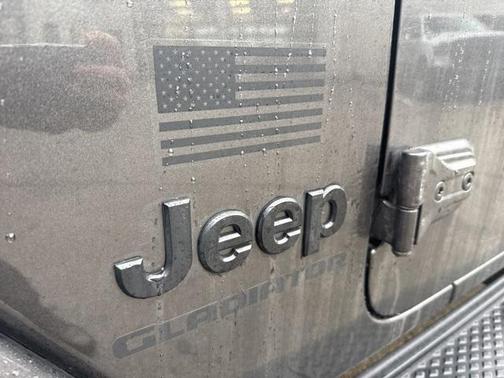 2023 Jeep Gladiator Sport