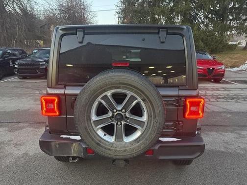 2022 Jeep Wrangler Unlimited Sahara