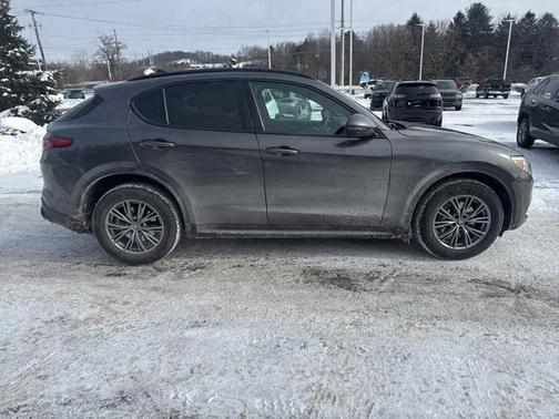 2023 Alfa Romeo Stelvio Sprint