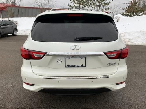 2017 INFINITI QX60 Base