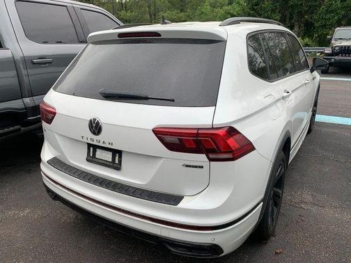 Opal White Pearl Effect 2023 Volkswagen Tiguan 2.0T SE R-Line Black