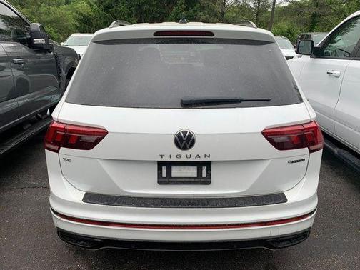 Opal White Pearl Effect 2023 Volkswagen Tiguan 2.0T SE R-Line Black