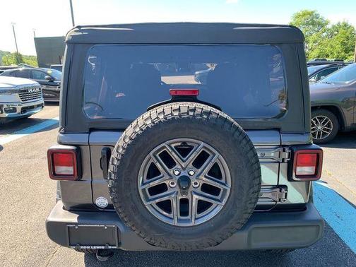 Granite Crystal Clearcoat Metallic 2025 Jeep Wrangler Sport