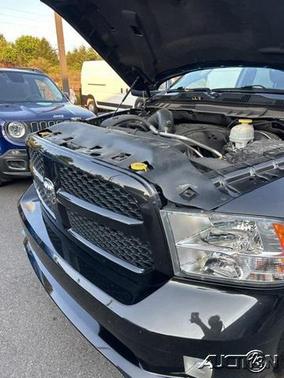 2018 RAM 1500 Express Crew Cab 4x4 57' Box