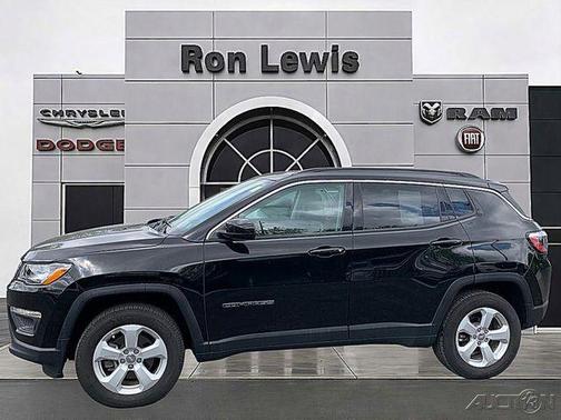 Diamond Black 2018 Jeep Compass Latitude