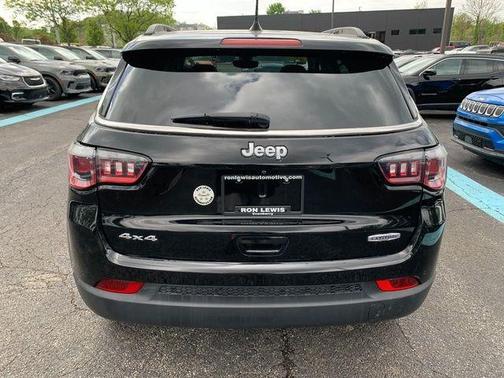 Diamond Black 2018 Jeep Compass Latitude