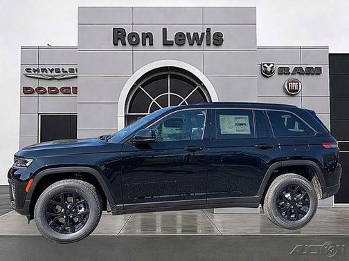 Diamond Black 2026 Jeep Grand Cherokee Laredo