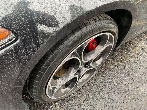 Vulcano Black Metallic 2022 Alfa Romeo Giulia Ti
