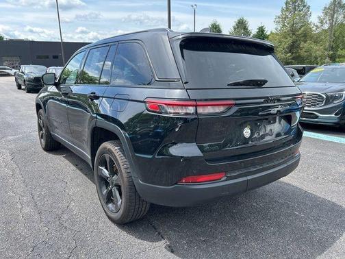 Diamond Black 2023 Jeep Grand Cherokee Altitude