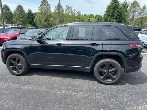 Diamond Black 2023 Jeep Grand Cherokee Altitude