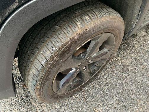 Diamond Black 2023 Jeep Grand Cherokee Altitude