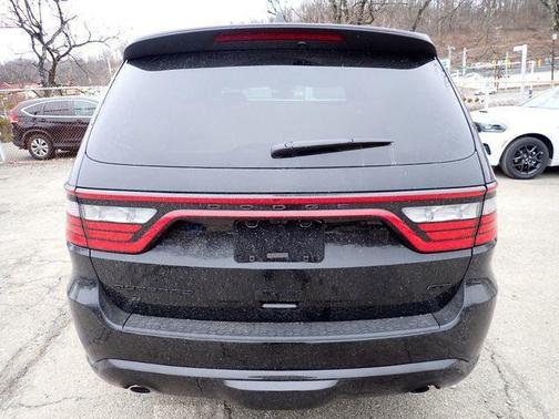 DB Black Crystal Clearcoat 2026 Dodge Durango GT HEMI V8