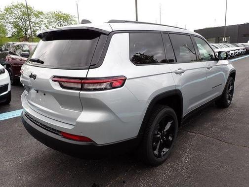 Silver Zynith 2025 Jeep Grand Cherokee L Laredo
