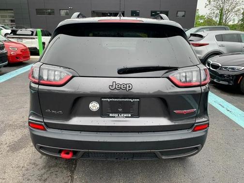 Granite Crystal Clearcoat Metallic 2022 Jeep Cherokee Trailhawk