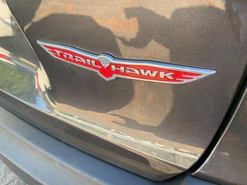 Granite Crystal Clearcoat Metallic 2022 Jeep Cherokee Trailhawk