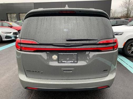 2021 Chrysler Pacifica Touring