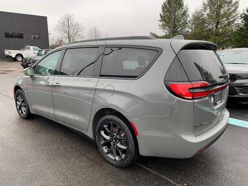2021 Chrysler Pacifica Touring