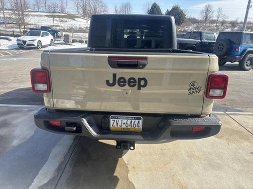 2022 Jeep Gladiator Sport