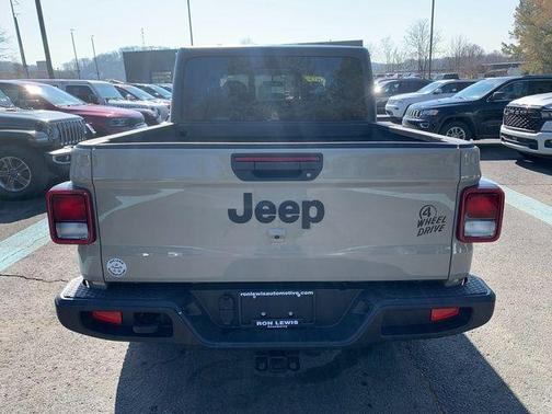 Limited Edition Gobi Clearcoat 2022 Jeep Gladiator Sport