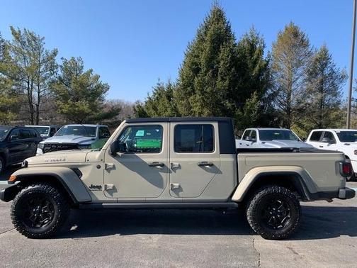 2022 Jeep Gladiator Sport